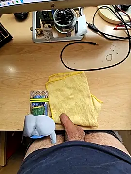 flirt 23 online show from 12-04-25, 09:40