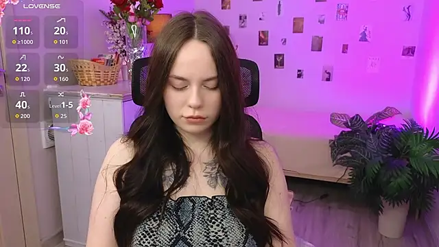 Snapshot of Alice_Moondark chatting on 02-03-26, 07:19 Alice Moondark online show from 02-03-26, 07:19