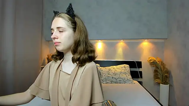 Camilla Kelly online show from 09-10-25, 12:10