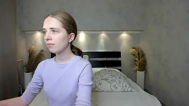 Camilla Kelly online show from 10-05-25, 01:04