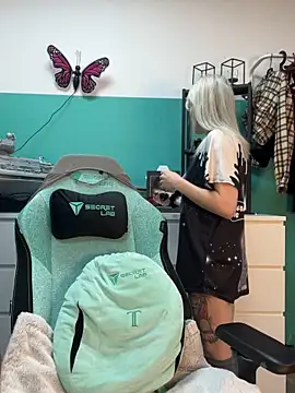 TheRealJessyLey online show from 02-05-26, 08:08