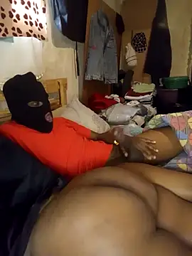 Snapshot of SuperheroDck chatting on 09-21-25, 12:40 SuperheroDck online show from 09-21-25, 12:40