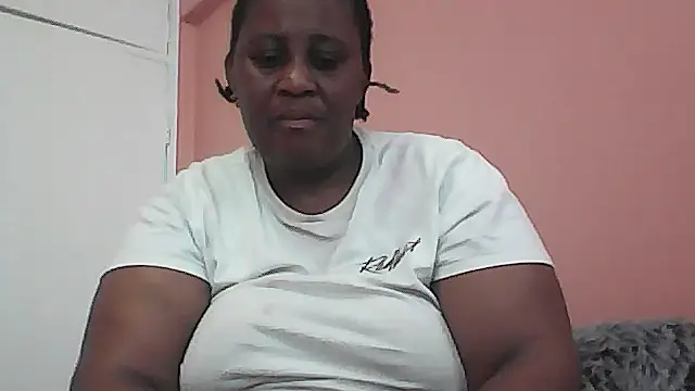 Snapshot of HUGEASSXXXXX chatting on 10-05-25, 08:34 HUGEASSXXXXX online show from 10-05-25, 08:34