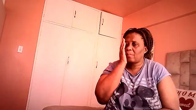 Snapshot of HUGEASSXXXXX chatting on 07-04-26, 06:30 HUGEASSXXXXX online show from 07-04-26, 06:30