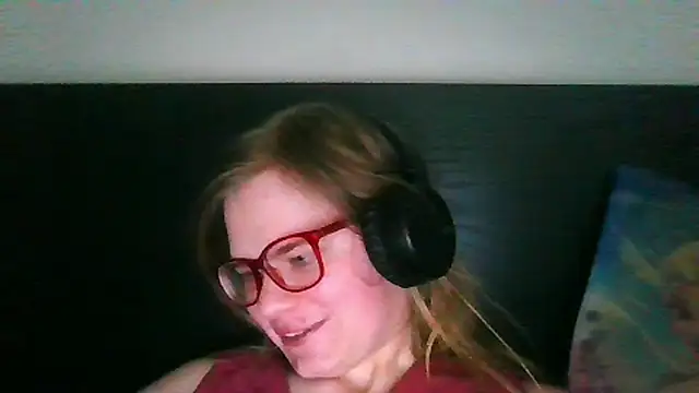 Moonolighta online show from 09-25-25, 12:09