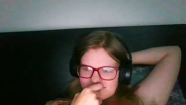 Moonolighta online show from 09-30-25, 07:02