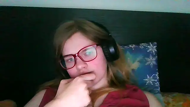 Moonolighta online show from 10-08-25, 02:04