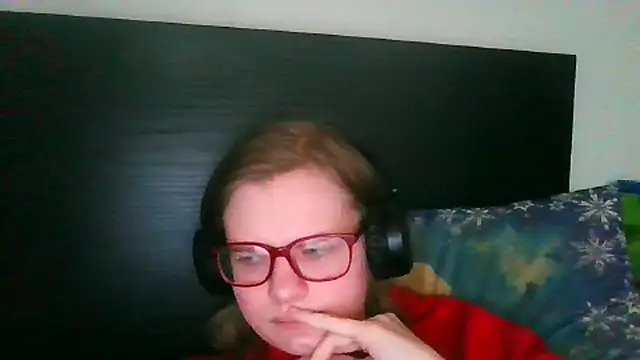 Moonolighta online show from 02-22-26, 02:04