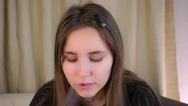 EthalFlowers online show from 12-18-25, 10:05