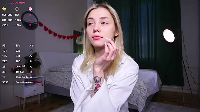 LilianBenskin online show from 03-09-26, 06:28