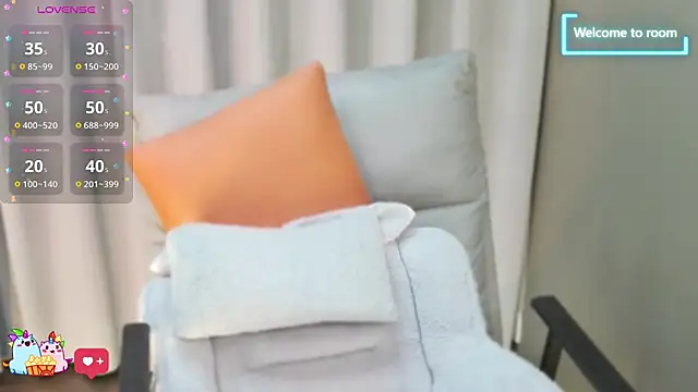 Snapshot of LINLIN-2025 chatting on 11-15-25, 02:02 LINLIN-2025 online show from 11-15-25, 02:02