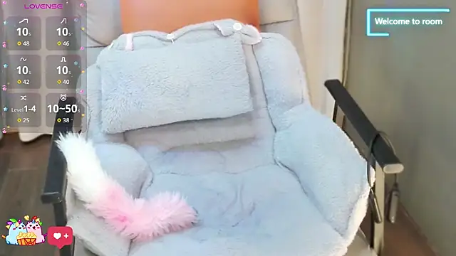 Snapshot of LINLIN-2025 chatting on 11-19-25, 02:06 LINLIN-2025 online show from 11-19-25, 02:06