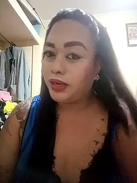 Snapshot of EmmaKantutera chatting on 10-29-25, 10:06 EmmaKantutera online show from 10-29-25, 10:06