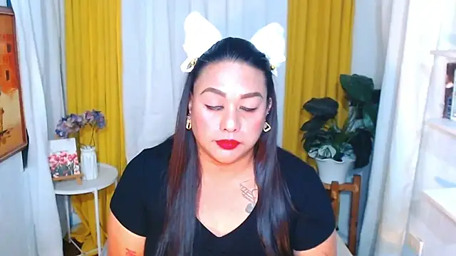 Snapshot of EmmaKantutera chatting on 12-20-25, 11:28 EmmaKantutera online show from 12-20-25, 11:28