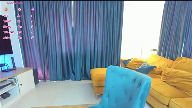 Snapshot of AliTemptress chatting on 09-13-25, 12:16 AliTemptress online show from 09-13-25, 12:16