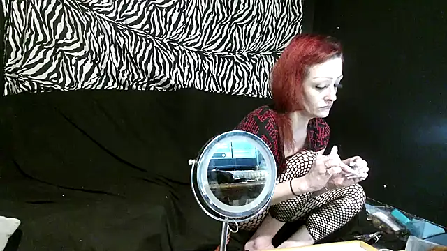 Snapshot of Splash_Queen420 chatting on 11-19-25, 07:08 Splash Queen420 online show from 11-19-25, 07:08