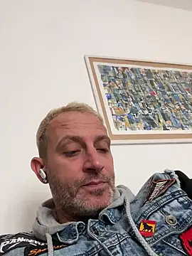 Snapshot of Maurinho3005 chatting on 09-29-25, 09:58 Maurinho3005 online show from 09-29-25, 09:58