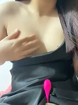 Snapshot of SiennaQueen18 chatting on 10-02-25, 05:03 SiennaQueen18 online show from 10-02-25, 05:03