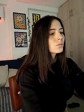 Snapshot of mishelkrave_ chatting on 10-06-25, 01:36 mishelkrave online show from 10-06-25, 01:36