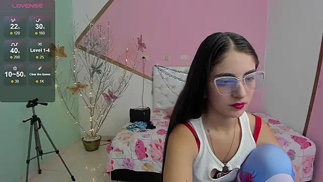 sofi san online show from 11-18-25, 02:10