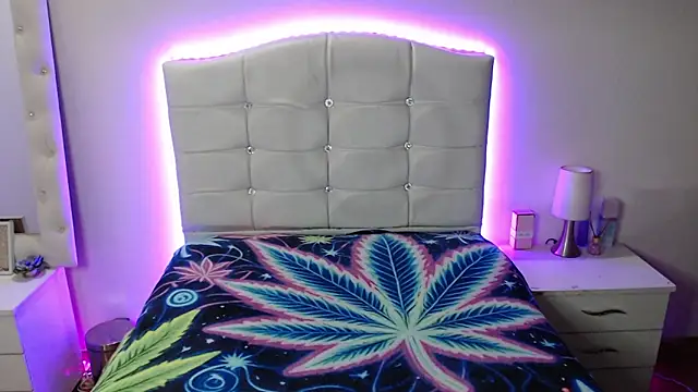 elapetitie online show from 11-22-25, 05:50