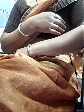 Snapshot of indianhotwife639 chatting on 09-19-25, 05:42 indianhotwife639 online show from 09-19-25, 05:42