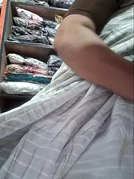 Snapshot of indianhotwife639 chatting on 10-06-25, 07:17 indianhotwife639 online show from 10-06-25, 07:17