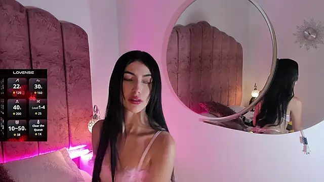 Snapshot of ValeskaZuev1 chatting on 09-23-25, 07:06 ValeskaZuev1 online show from 09-23-25, 07:06