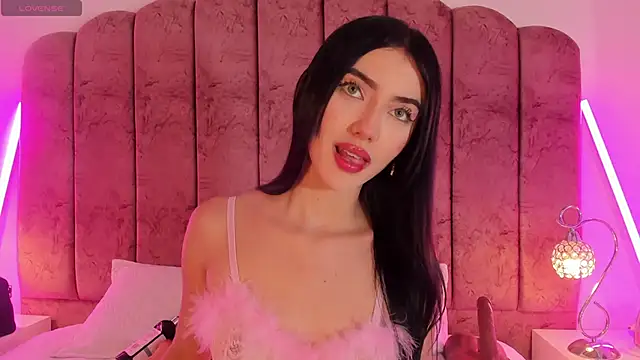 Snapshot of ValeskaZuev1 chatting on 10-12-25, 07:13 ValeskaZuev1 online show from 10-12-25, 07:13