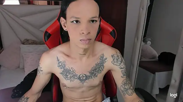 Snapshot of sara_slut21 chatting on 12-20-24, 04:04 sara slut21 online show from 12-20-24, 04:04