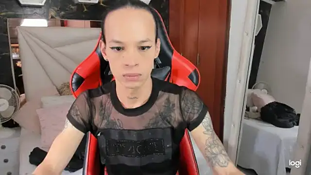 Snapshot of sara_slut21 chatting on 12-25-24, 04:43 sara slut21 online show from 12-25-24, 04:43