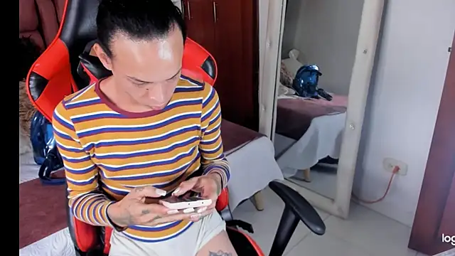 Snapshot of sara_slut21 chatting on 02-11-25, 08:31 sara slut21 online show from 02-11-25, 08:31