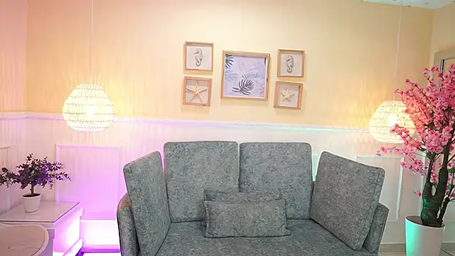 LoonaNyx online show from 09-19-25, 11:33