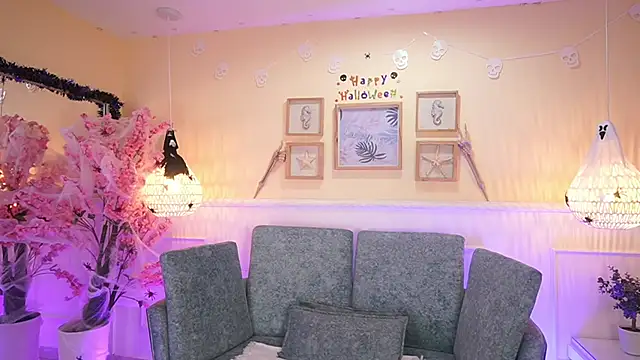 LoonaNyx online show from 10-17-25, 11:35