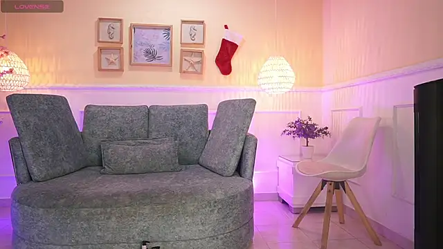 LoonaNyx online show from 11-24-25, 11:32