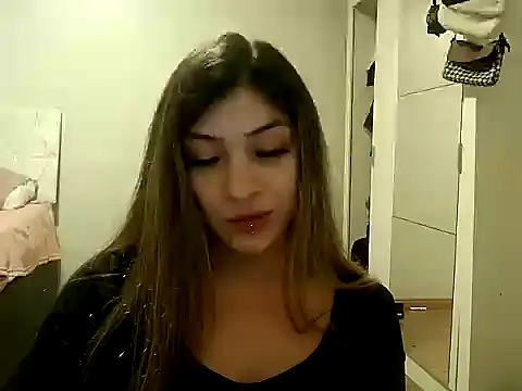 Snapshot of Becca_B chatting on 04-29-26, 02:15 Becca B online show from 04-29-26, 02:15