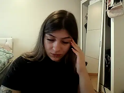 Snapshot of Becca_B chatting on 05-08-26, 03:06 Becca B online show from 05-08-26, 03:06
