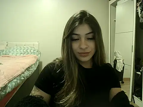 Snapshot of Becca_B chatting on 05-17-26, 09:22 Becca B online show from 05-17-26, 09:22