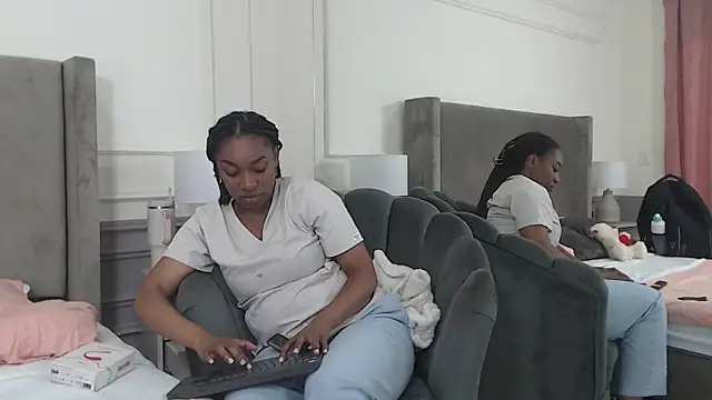 NatashaSilver online show from 10-09-25, 01:31