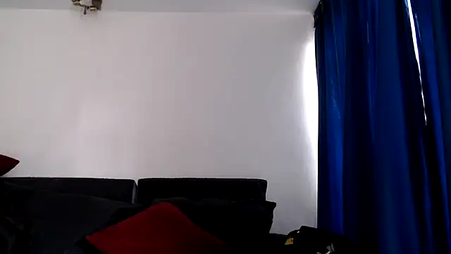 Snapshot of evilheart_69 chatting on 10-24-25, 04:36 evilheart 69 online show from 10-24-25, 04:36