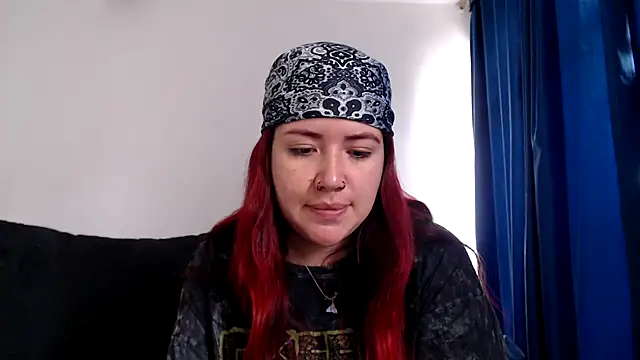 Snapshot of evilheart_69 chatting on 10-30-25, 03:57 evilheart 69 online show from 10-30-25, 03:57