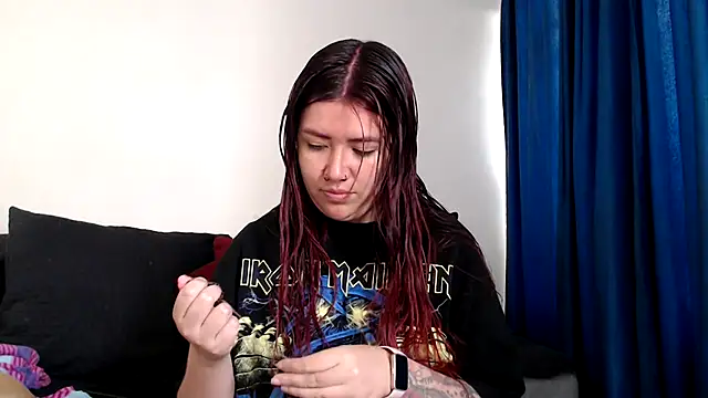 Snapshot of evilheart_69 chatting on 11-20-25, 02:39 evilheart 69 online show from 11-20-25, 02:39