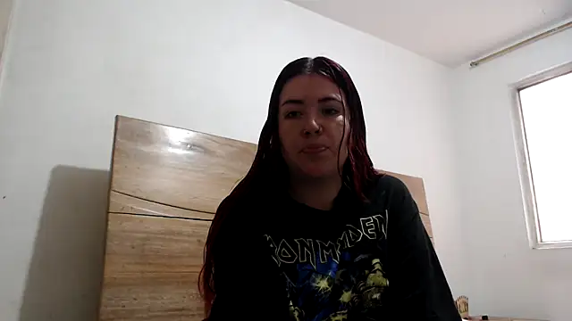 Snapshot of evilheart_69 chatting on 11-27-25, 06:32 evilheart 69 online show from 11-27-25, 06:32