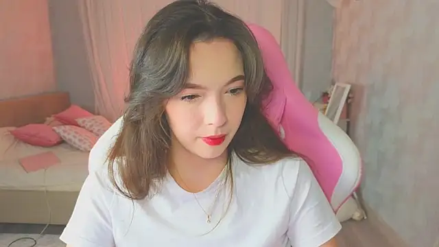 Snapshot of yuna_sunshy chatting on 10-16-25, 11:50 yuna sunshy online show from 10-16-25, 11:50