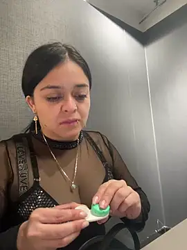 Emily Rivers  online show from 11-21-25, 01:21