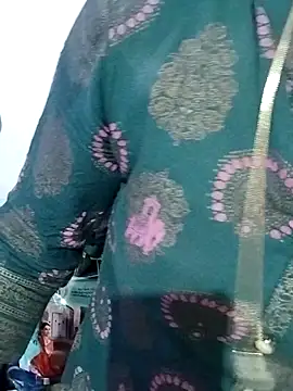 Snapshot of Varsha21 chatting on 09-29-25, 01:49 Varsha21 online show from 09-29-25, 01:49