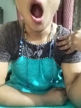 Snapshot of Varsha21 chatting on 03-03-26, 06:08 Varsha21 online show from 03-03-26, 06:08