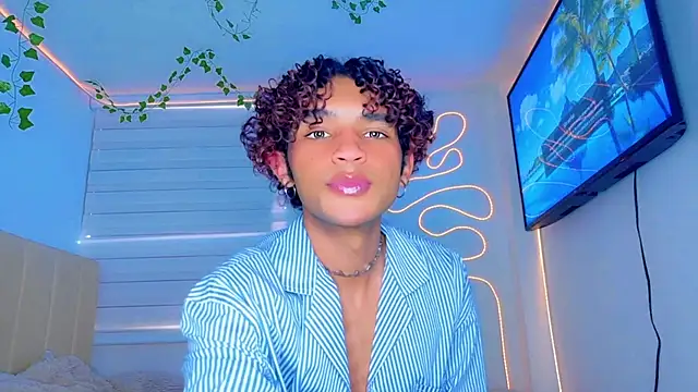 Aaron Wiinter online show from 10-24-25, 08:38