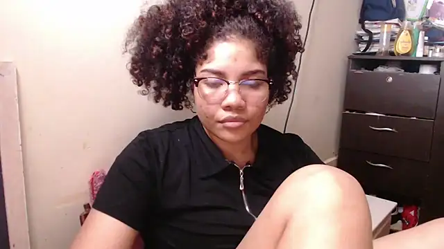 Snapshot of madelene chatting on 12-05-24, 02:31 madelene online show from 12-05-24, 02:31