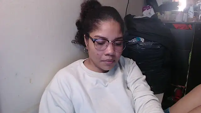 Snapshot of madelene chatting on 02-26-25, 10:42 madelene online show from 02-26-25, 10:42